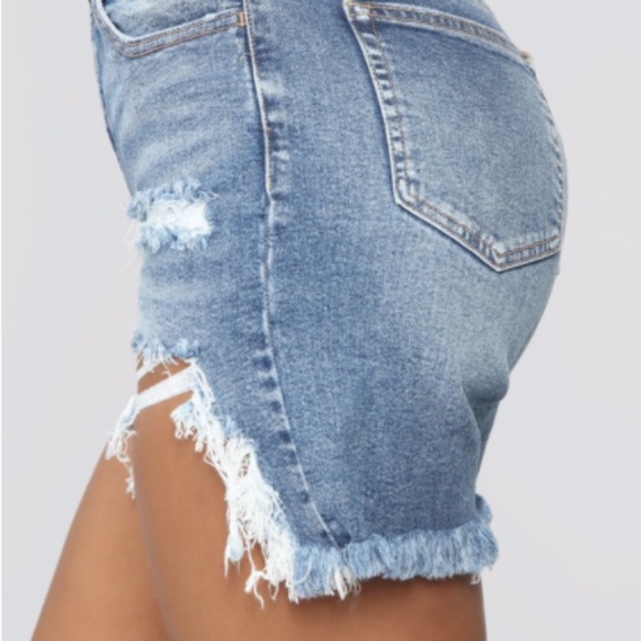 Medium blue wash distressed Bermuda jeans - Fashion Nova - Picture 2 of 3